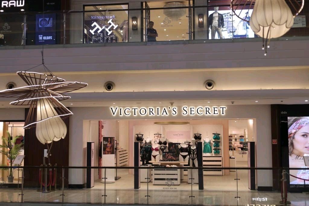 victorias-secret-is-now-open-in-palladium-phoenix-mumbai-India_image