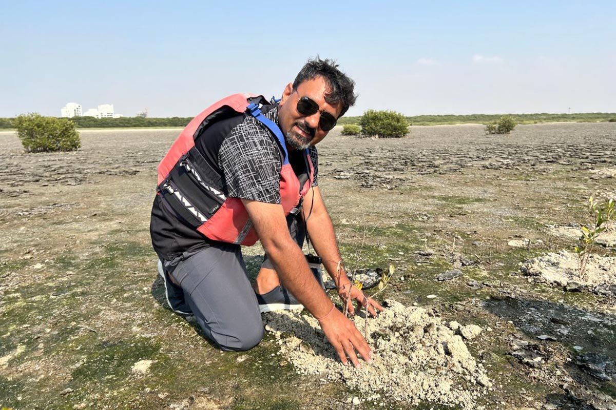 apparel group leadership visited al zorah nature reserve to kayak and plant mangrove trees contributing to the uae goal of planting 100 million mangrove trees by 2030 image (3)