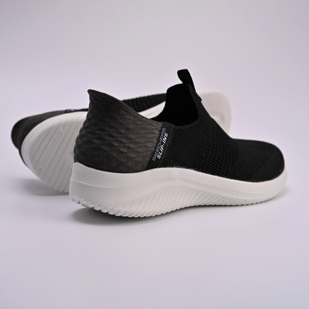 Skechers – Black Handsfree Slip in Shoes