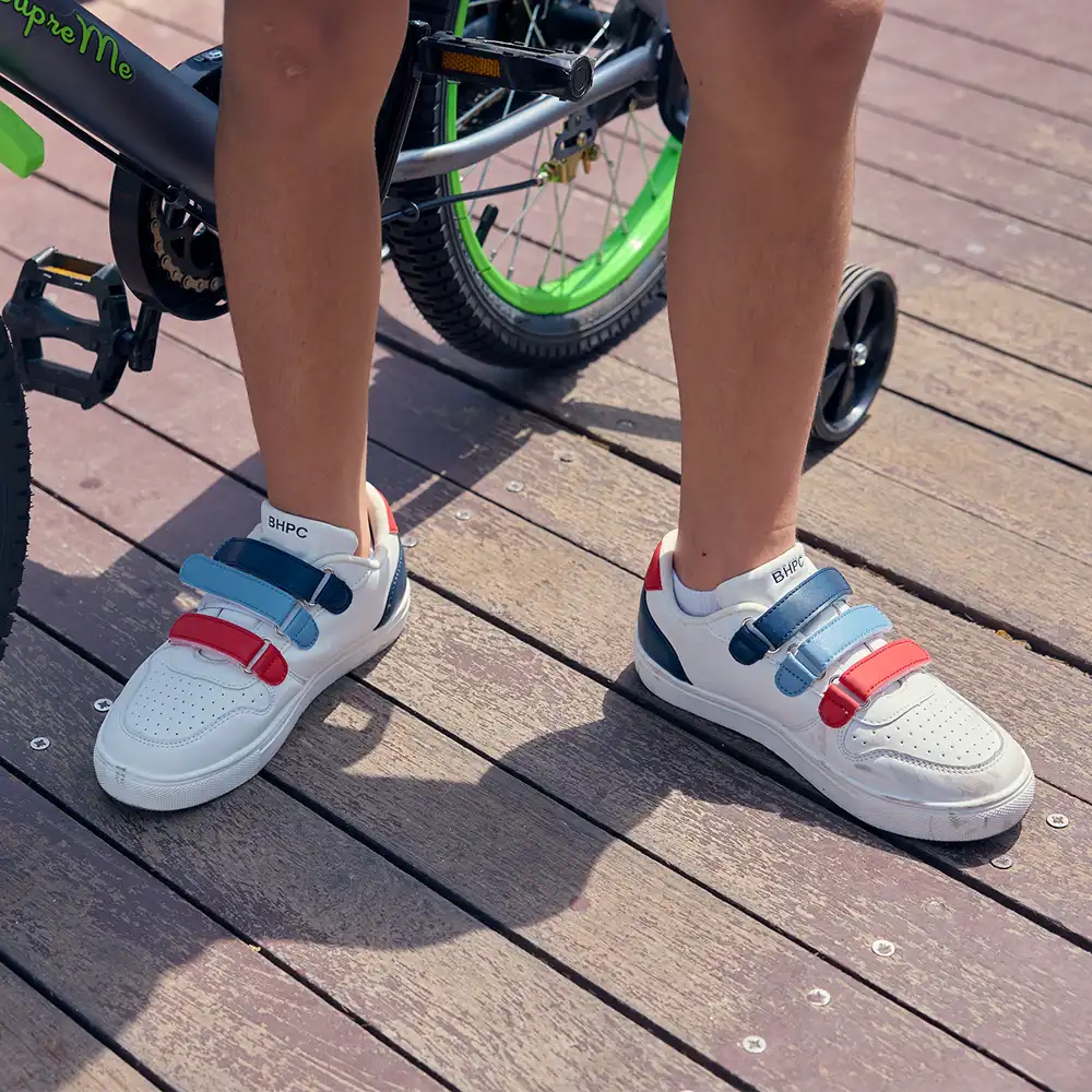 Beverly Hills Polo Club’s White Sneakers with Navy Blue, Light Blue, and Red Details for Kids